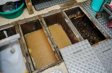Restaurant grease trap cleaning
